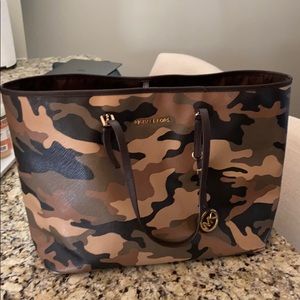 Large camo Michael kors tote